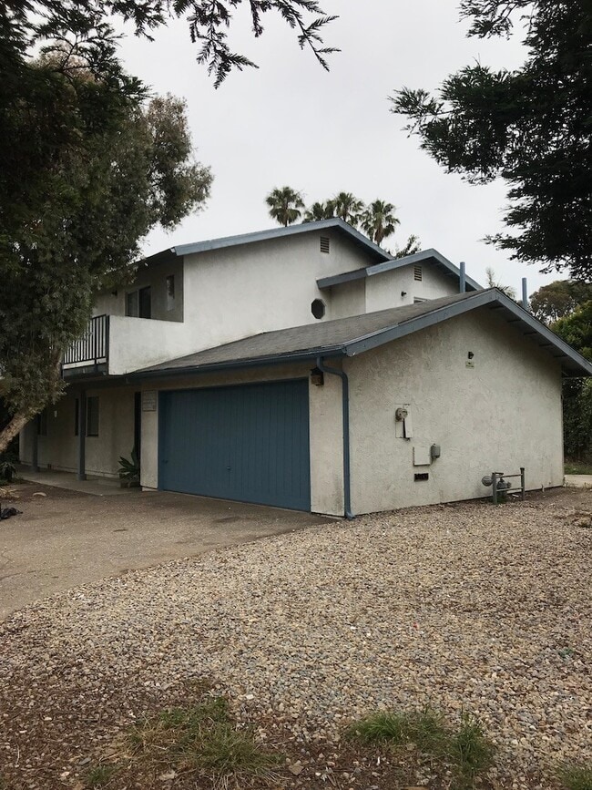 Building Photo - 850 Camino Lindo