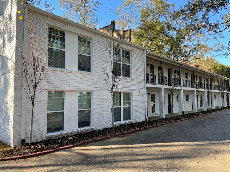 Old Shell Commons 1254 Old Shell Rd Mobile AL 36604 Apartment Finder