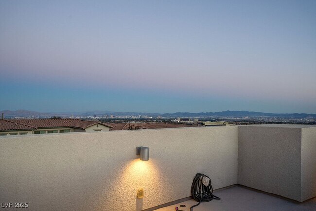 Building Photo - 367 Pollino Peaks St