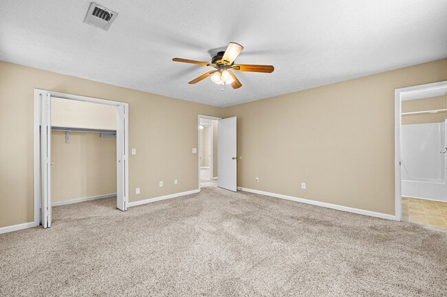 Building Photo - Immaculate 4BR Home with In Law Suite in Prime Location