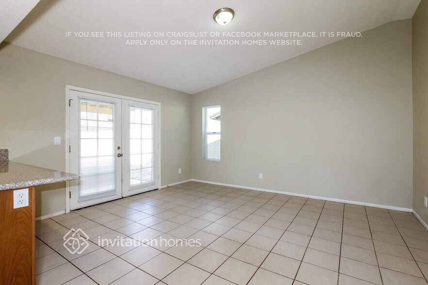 Building Photo - 5634 W Altadena Ave