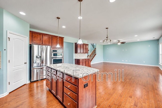 Building Photo - 1080 Crescent Moon Dr