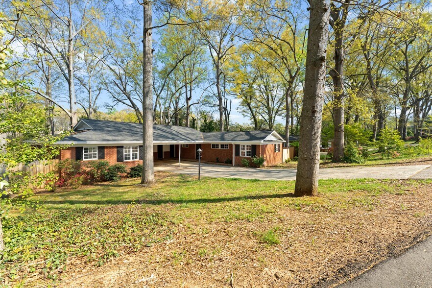 Building Photo - 30 Knoxbury Terrace