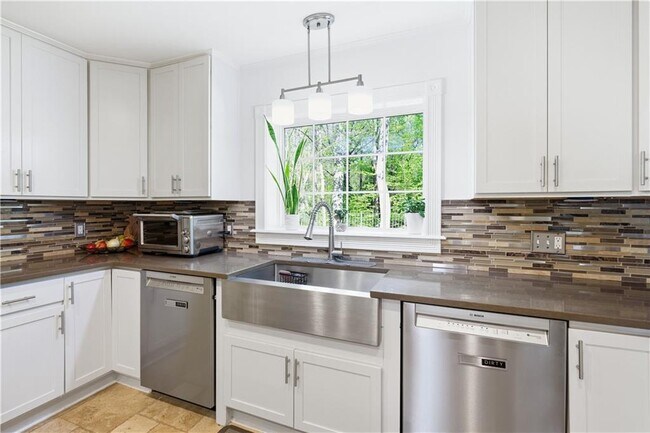 Building Photo - 4115 Glen Devon Dr NW