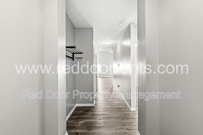 Building Photo - 4920 Penoyer Ln