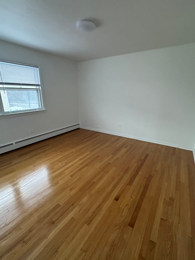 Building Photo - 1241 N La Grange Rd