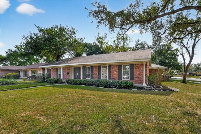 Building Photo - 5215 Stillbrooke Dr