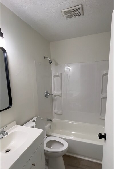 Building Photo - 273 Bomba St