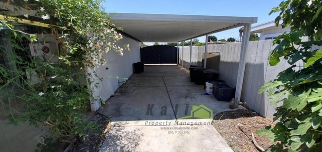 Building Photo - 941 Cuyamaca Ave