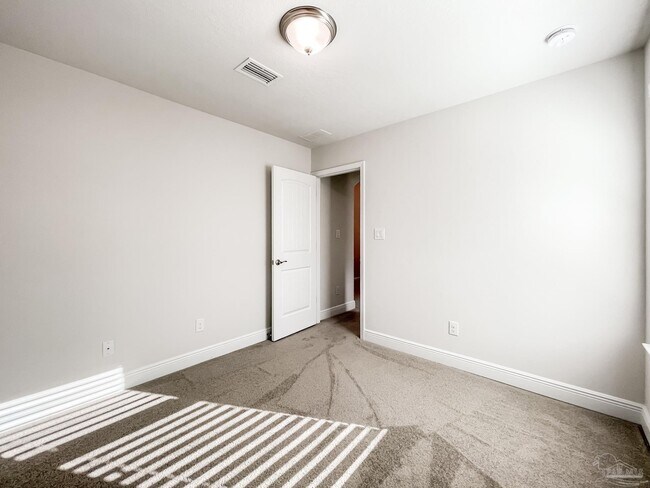 Building Photo - 12390 Pinfish Rd