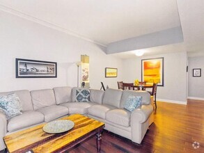 Building Photo - 1 bedroom in Chicago IL 60657