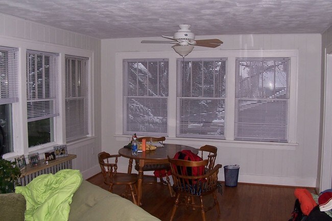 Interior Building Photo - 2300 Beaver Ave