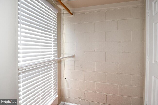 Building Photo - 2 E Federal St