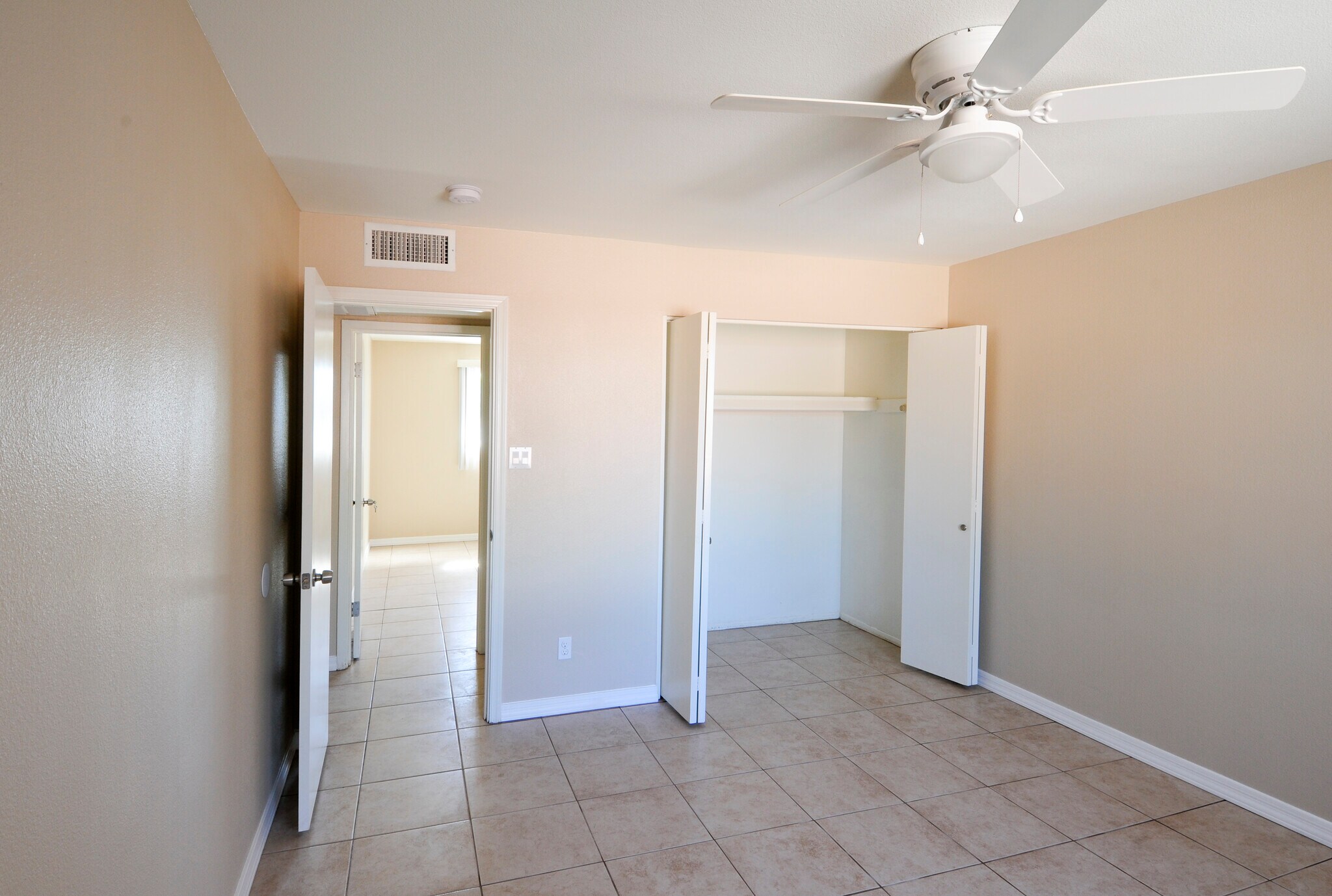 Master Bedroom - 2417 S Newberry Rd