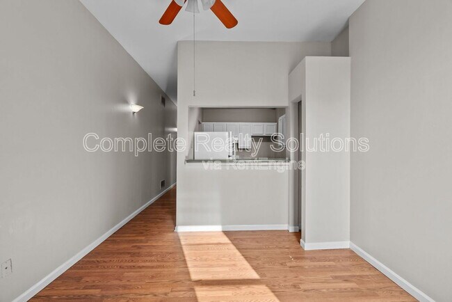 Building Photo - 3021 Iowa Ave