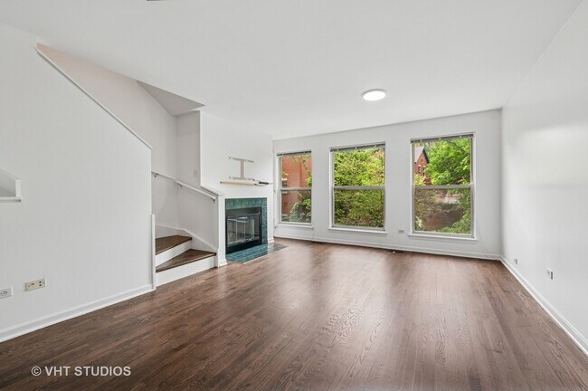 Building Photo - 1487 N Clybourn Ave