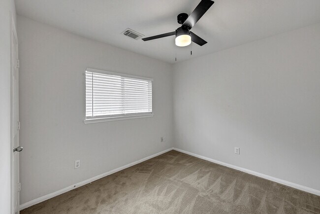 Building Photo - 16711 Moss Green Ct