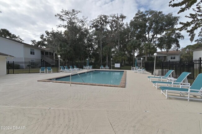Building Photo - 1600 Big Tree Rd