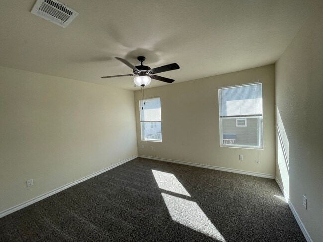 Building Photo - Town home for rent
