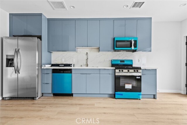 Building Photo - 6923 Bluebell Ave