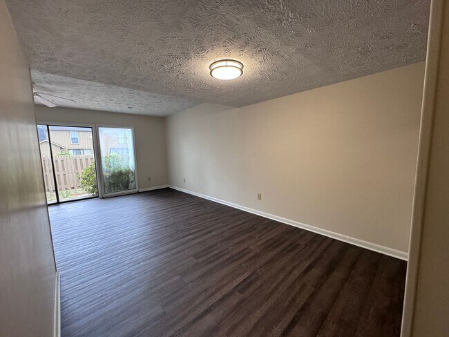Building Photo - 4603 Dow Ct