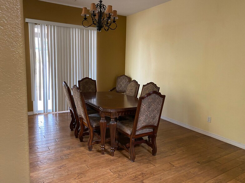 Building Photo - 1 S La Salle St