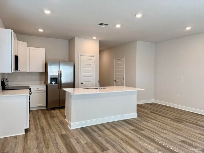 Building Photo - 4067 Pendragon Cir