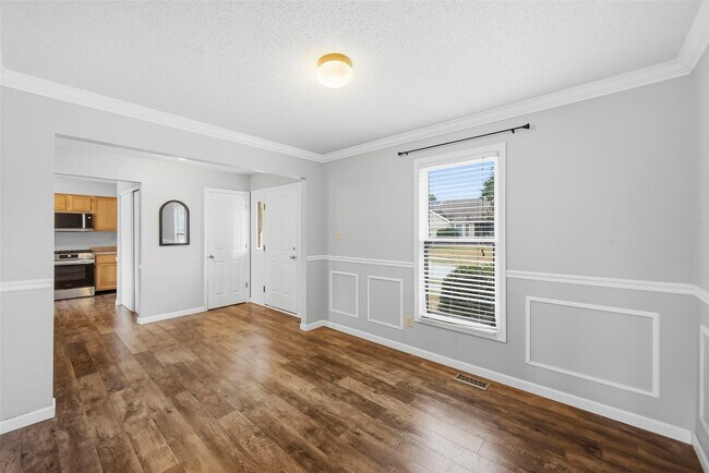 Building Photo - 5012 Joshua Dr