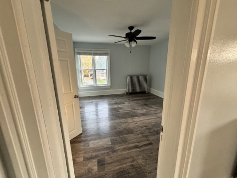 Building Photo - 438 Villa St