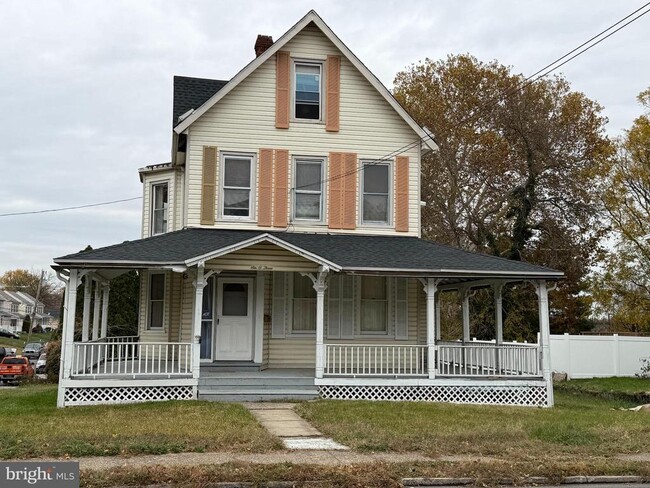 Building Photo - 603 Sharon Ave