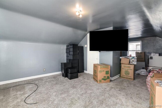 Building Photo - COMING SOON! Welcome to this charming hous...