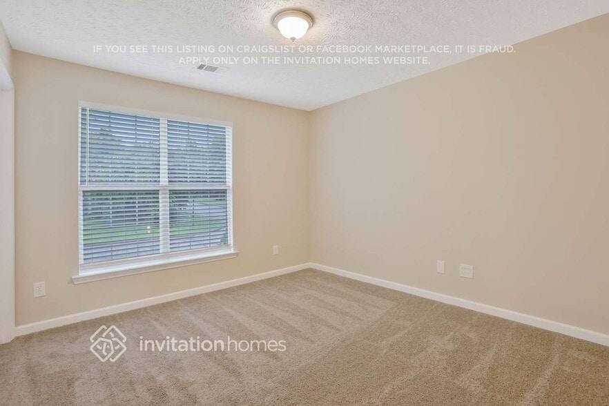 Building Photo - 5749 Cove Ln