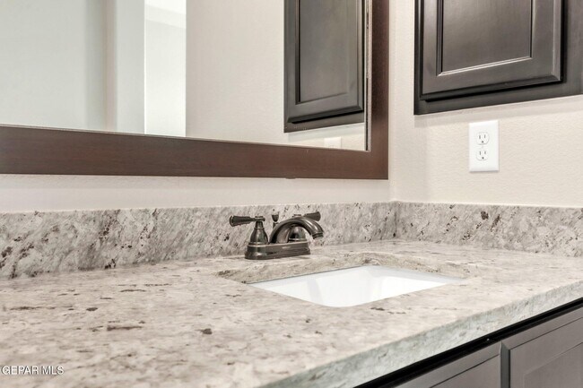 Building Photo - 1644 Folkstone St