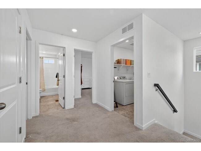 Building Photo - Spacious & Bright, Multi-Level 3BR 3BA in Commerce City w/ Private Yard!