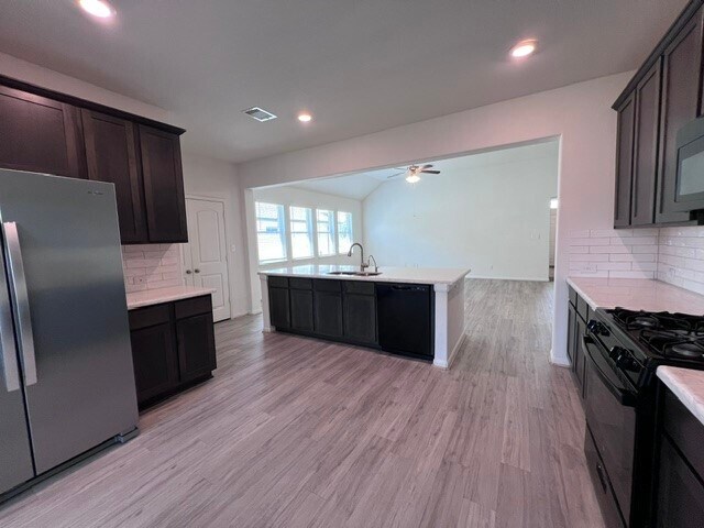 Building Photo - 14147 Little River Dr
