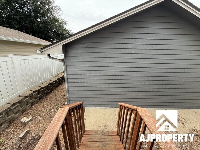 Building Photo - 2809 E Bragstad Dr