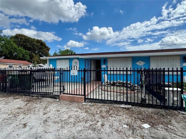 Primary Photo - 3121 NW 103rd St