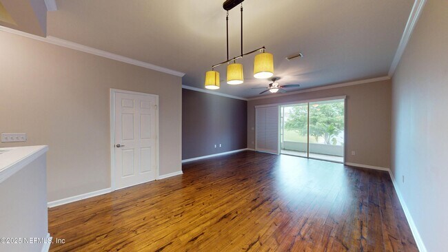 Building Photo - 6937 Woody Vine Dr