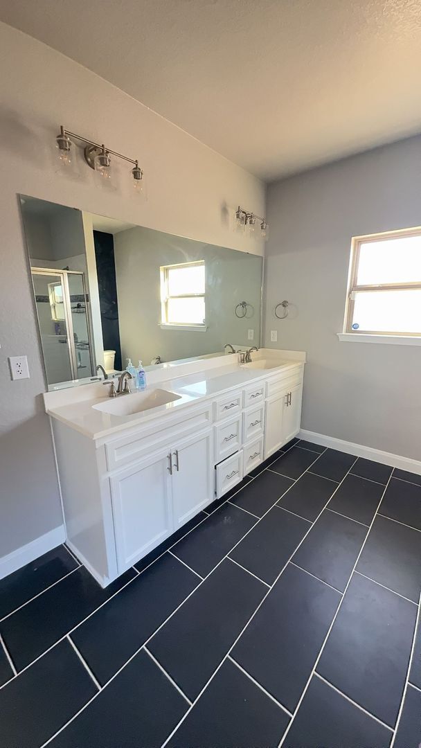 Building Photo - GORGEOUS 3-bedroom 2-bathroom home in Prairie Ridge!