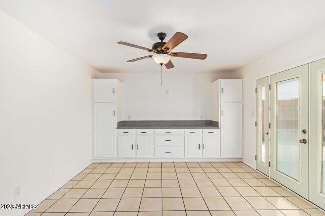 Building Photo - 5449 W Sierra St