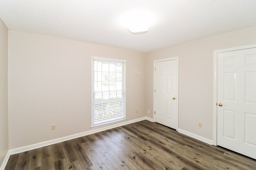 Building Photo - 7625 Dexter Park Dr