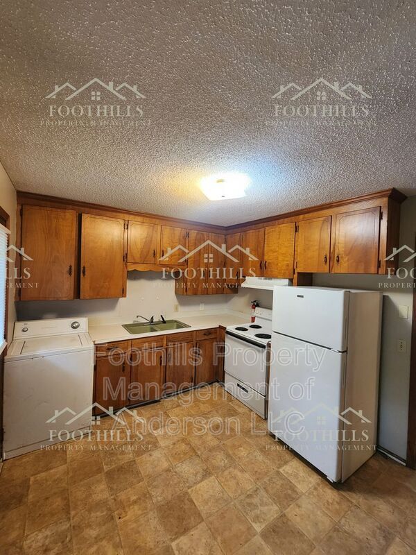 Building Photo - 413 Spring Park Dr