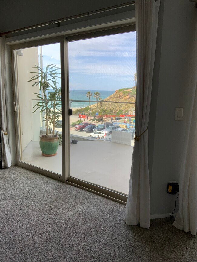 Building Photo - 135 S Sierra Ave