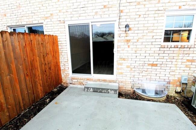 Building Photo - 4825 Dierker Rd