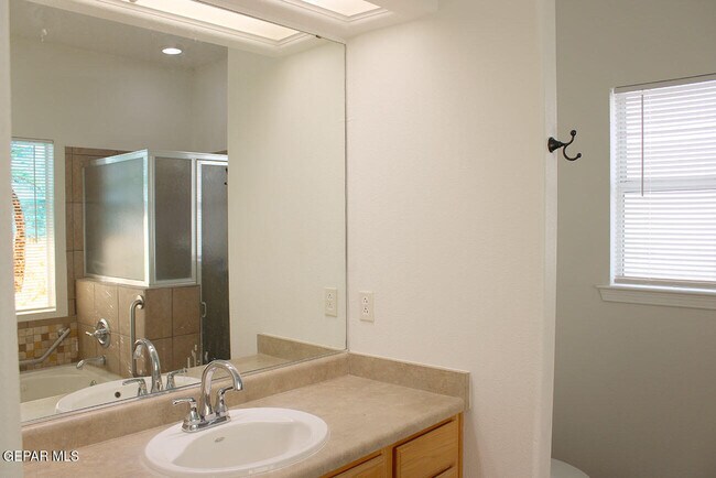 Building Photo - 6027 Becca Dr