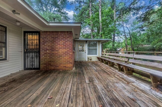 Building Photo - 401 Conwell Rd