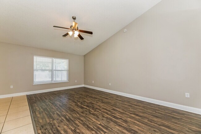 Building Photo - 7245 Nottinghamshire Dr