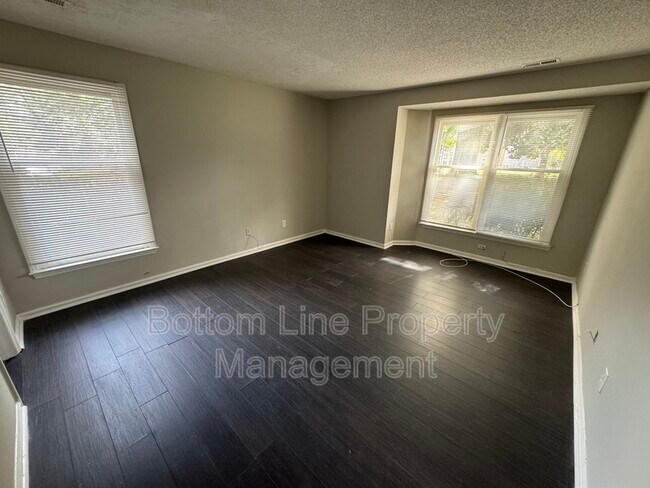 Building Photo - 6230 Rosecroft Dr