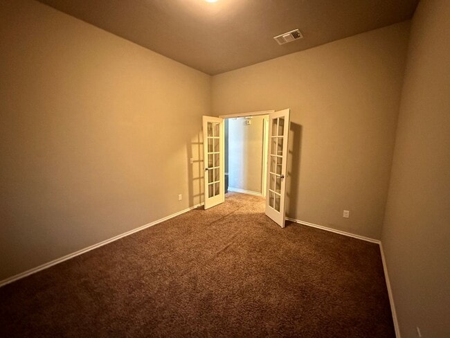 Building Photo - 4 bed 2 bath in Edmond