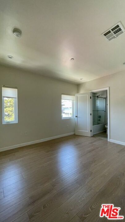 Building Photo - 5230 Satsuma Ave